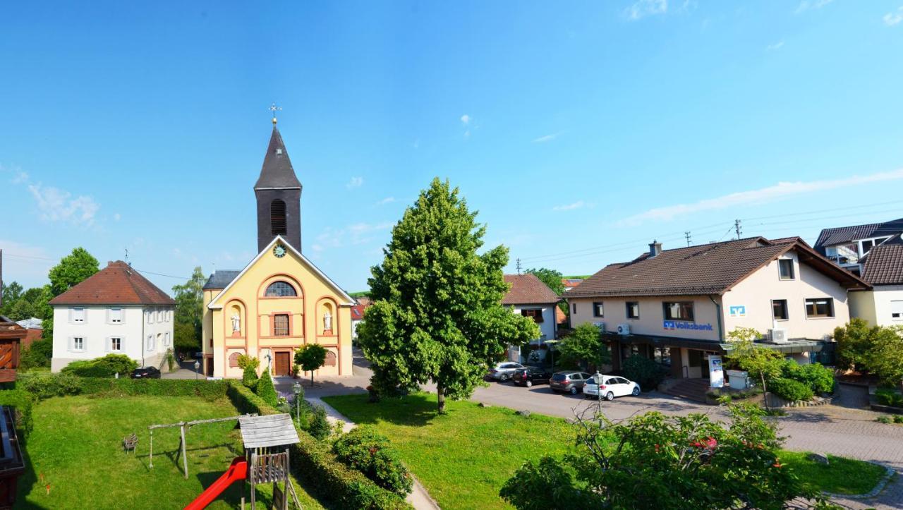 Gasthof Zur Traube Bühl Exterior foto